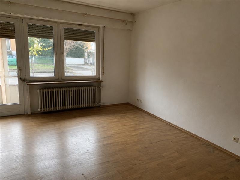 Nachher: leergeräumtes, besenreines Zimmer nach der Wohnungsauflösung in Braunschweig